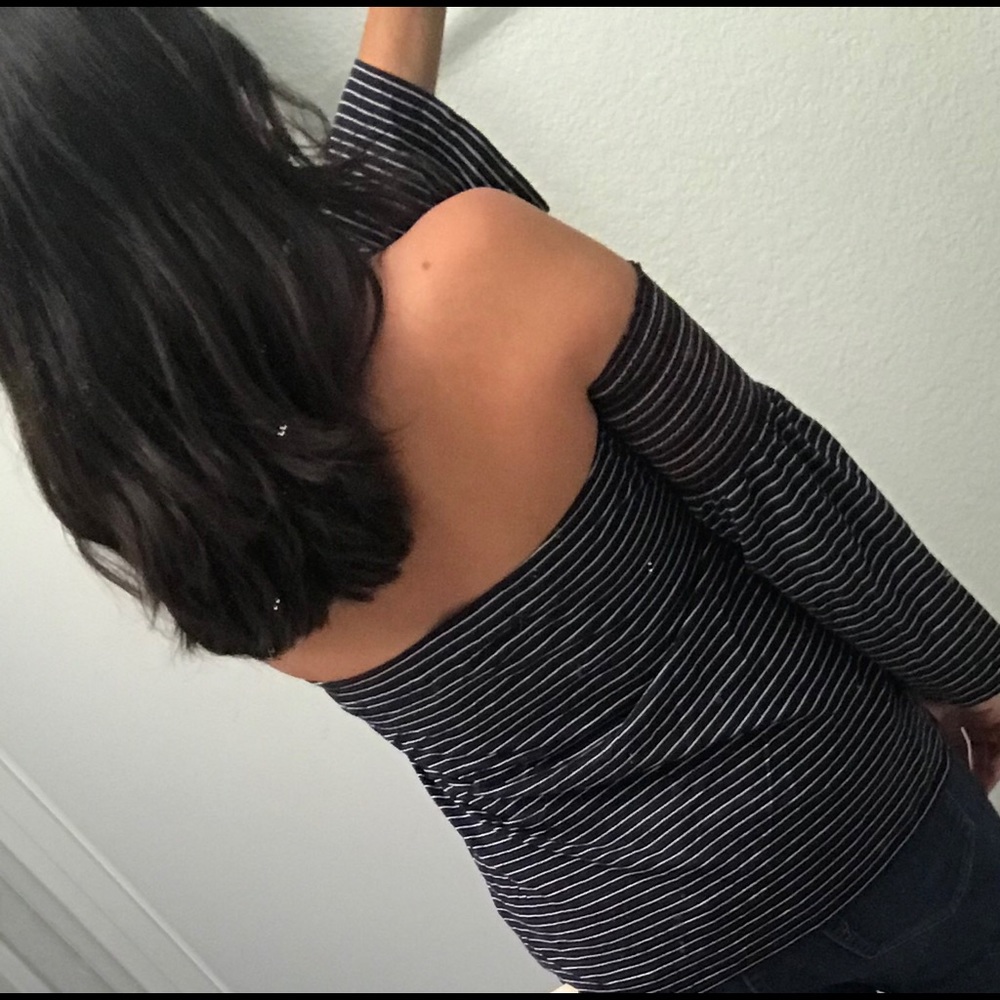 Club Monaco Off The Shoulder Top - Picture 6 of 6